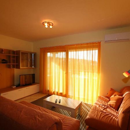 Apartment Dina Šilo Exteriör bild