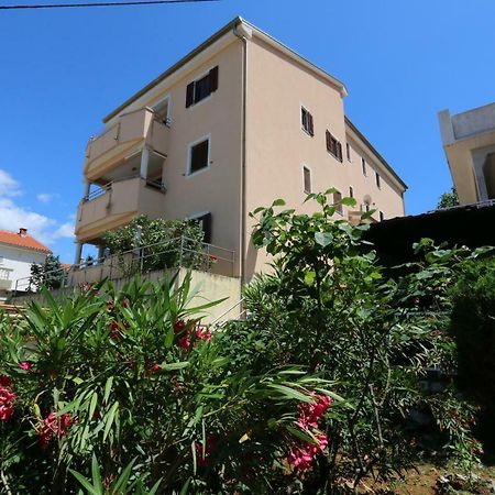 Apartment Dina Šilo Exteriör bild
