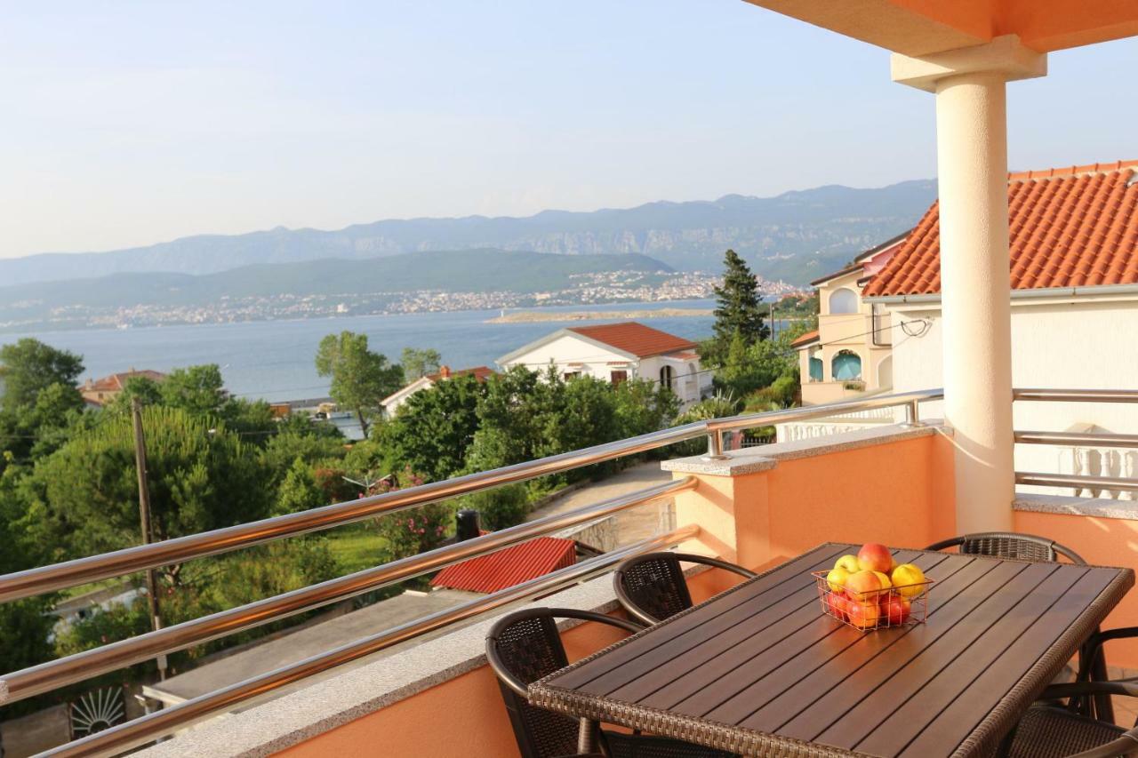Apartment Dina Šilo Exteriör bild